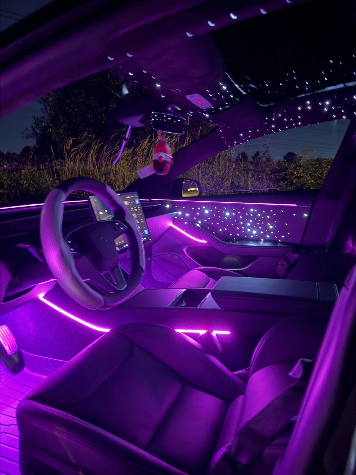 Green ambient interior lighting